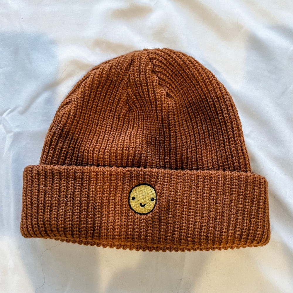 Mochi Kids & Embrogo collab smiley face kids beanie